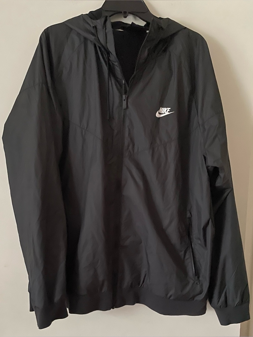 Nike Men's 2XL Black Full-Zip Windbreaker Jacket Cuffed Sleeves and Waist Pocket